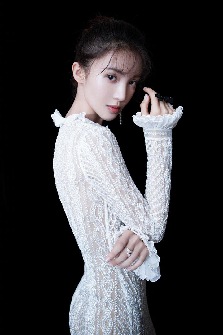 4K中国高清气质美女明星壁纸金晨个人写真照欣赏