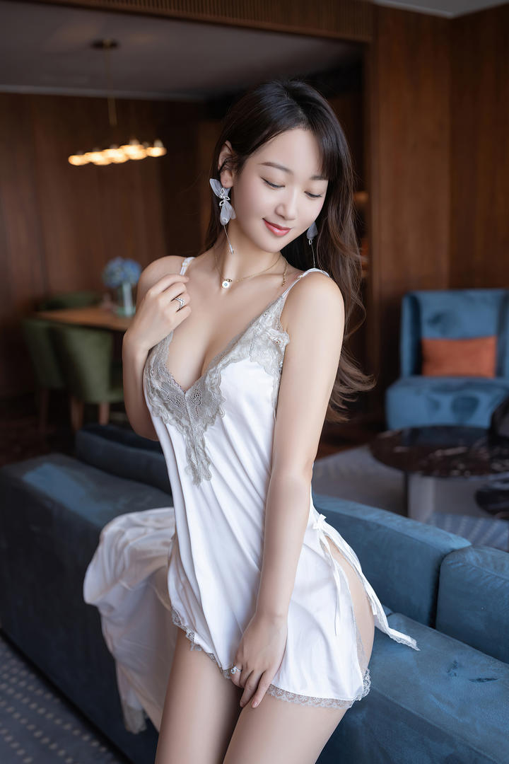 GOGO专业国产大尺度美女高清人体嫩模唐安琪图片