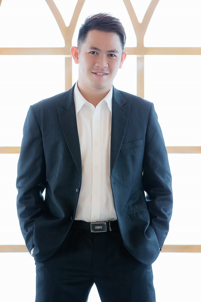 亚洲西装帅哥图片