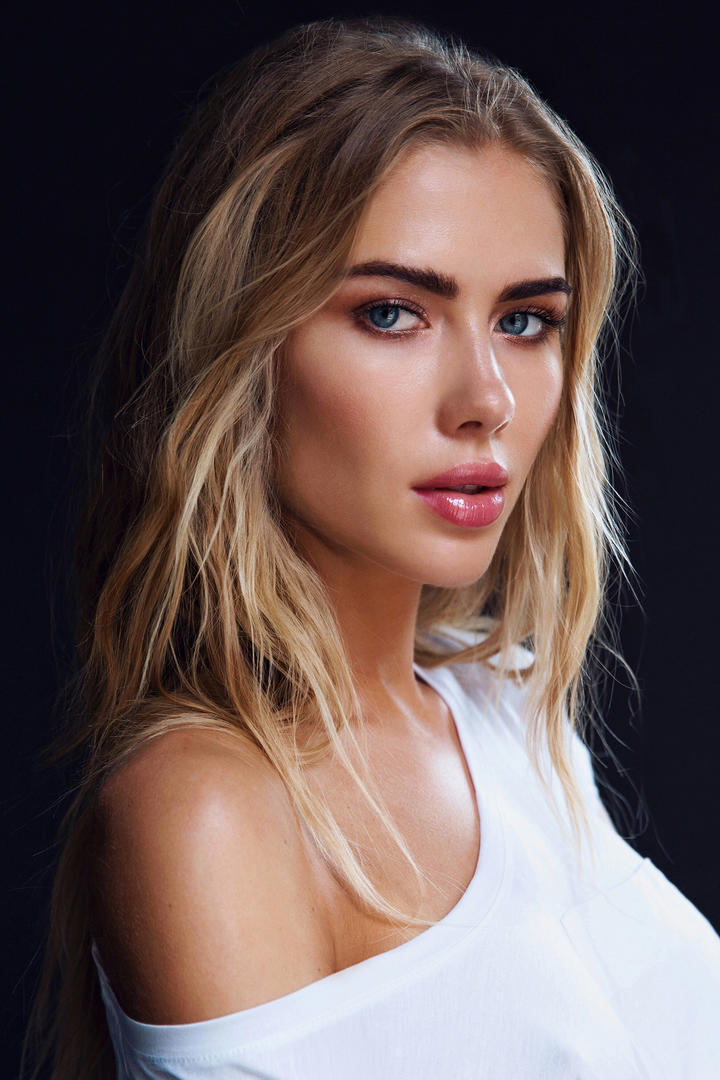 金发欧美人体艺术摄影写真图片