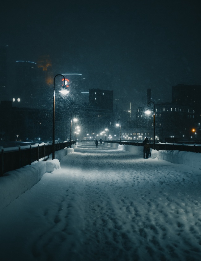 冬季街道唯美夜景图片
