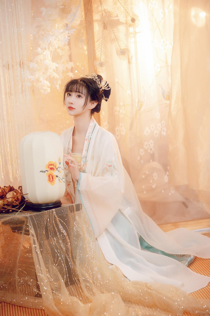 中国高清古风漂亮小姐姐艺术摄影图片