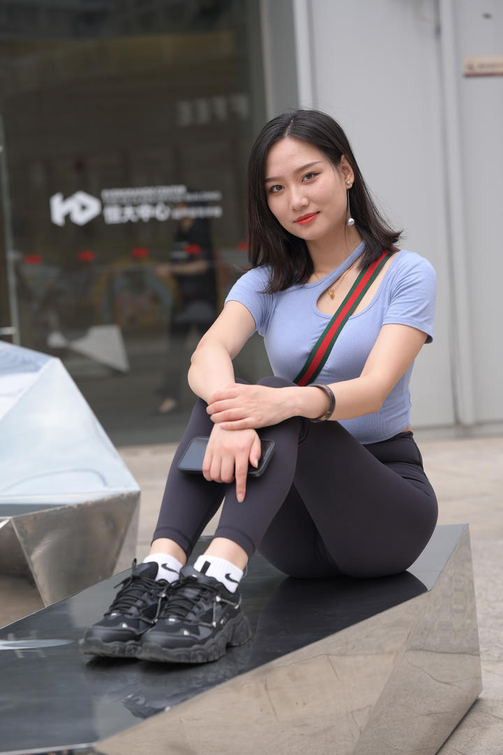 中国高清唯美紧身裤美女壁纸写真图片