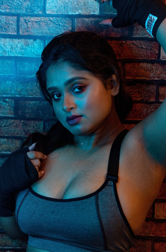 性感丰满拳击手美女人体写真艺术图片