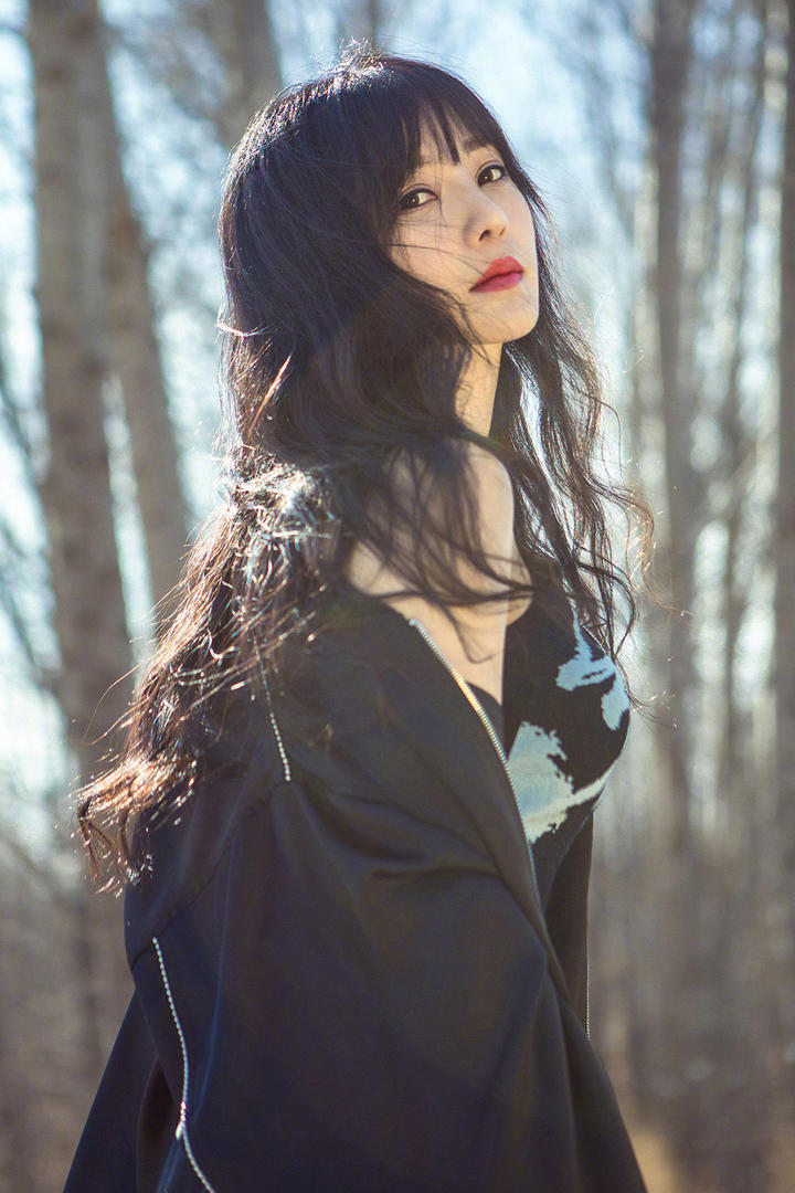 纯欲美女明星柳岩写真套图