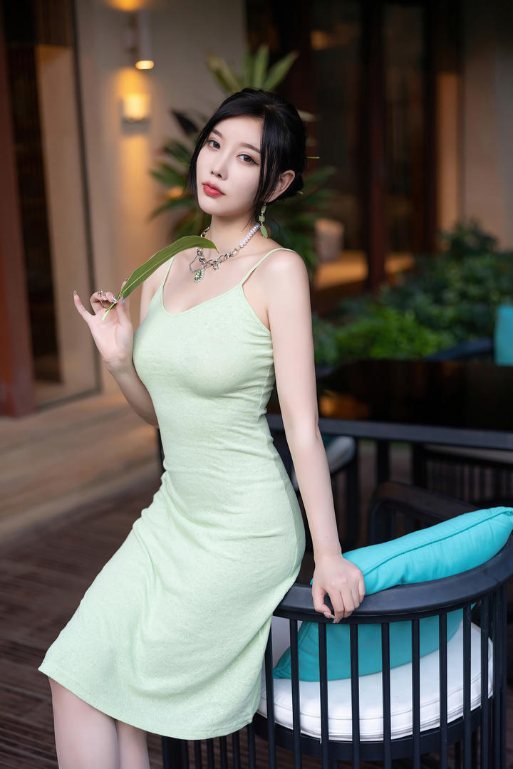 国内知名性感野模杨晨晨2023最新大尺度写真图片