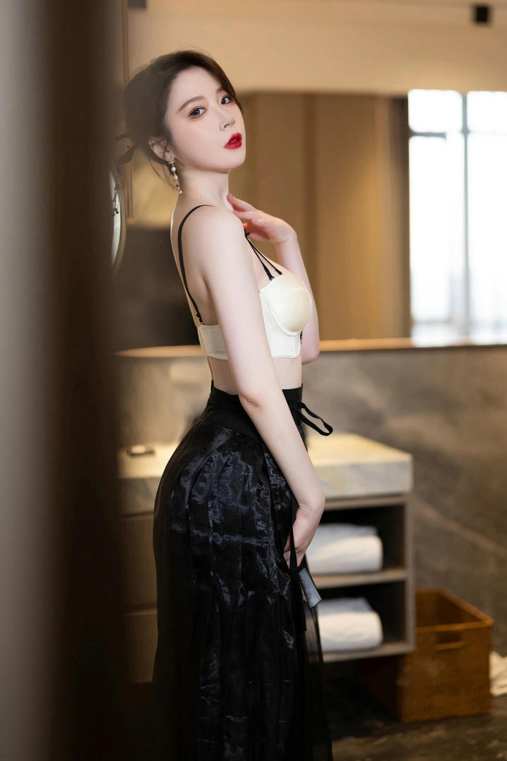 秀人网古装美女模特梦心玥大尺度照片