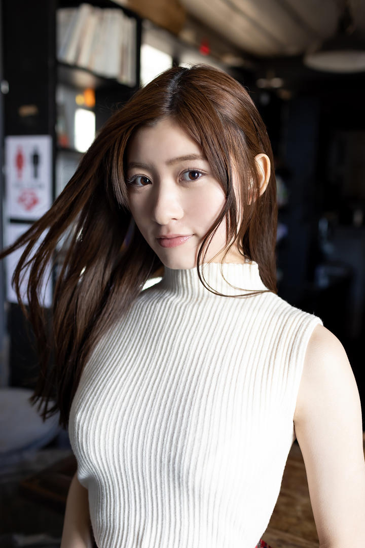 亚洲日本无码一区二区三区高清女优写真套图