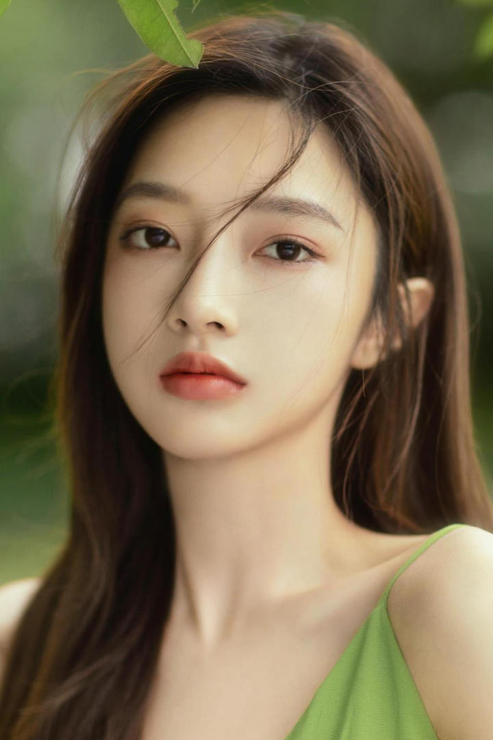 清纯甜美的校花女生照片
