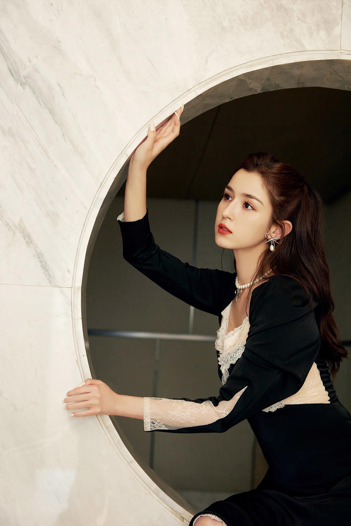 90后新疆美女明星哈尼克孜高清写真图片