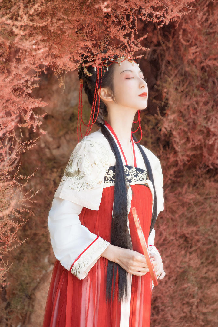 超高清古典意境汉服美女写真图片