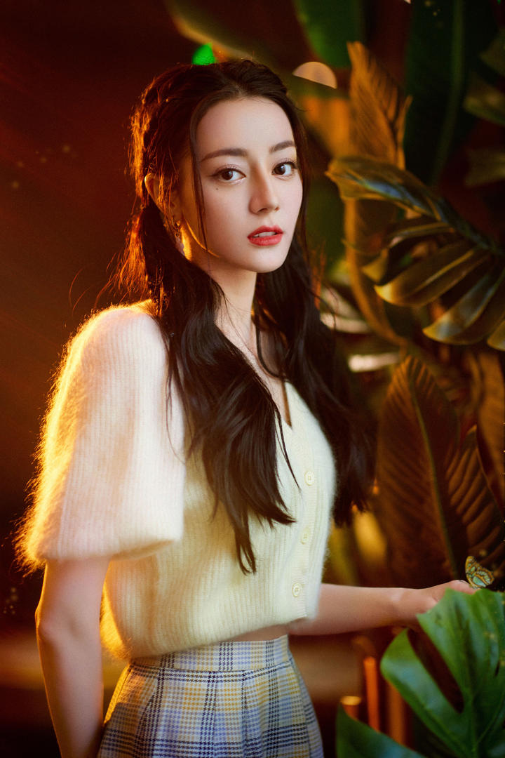 迪丽热巴双马尾发现高清写真图片