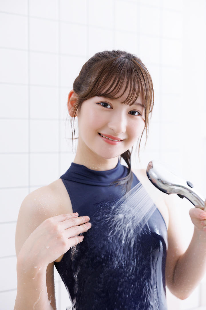 浴室洗澡的日本美女亚洲国产精品99久久久久久图片