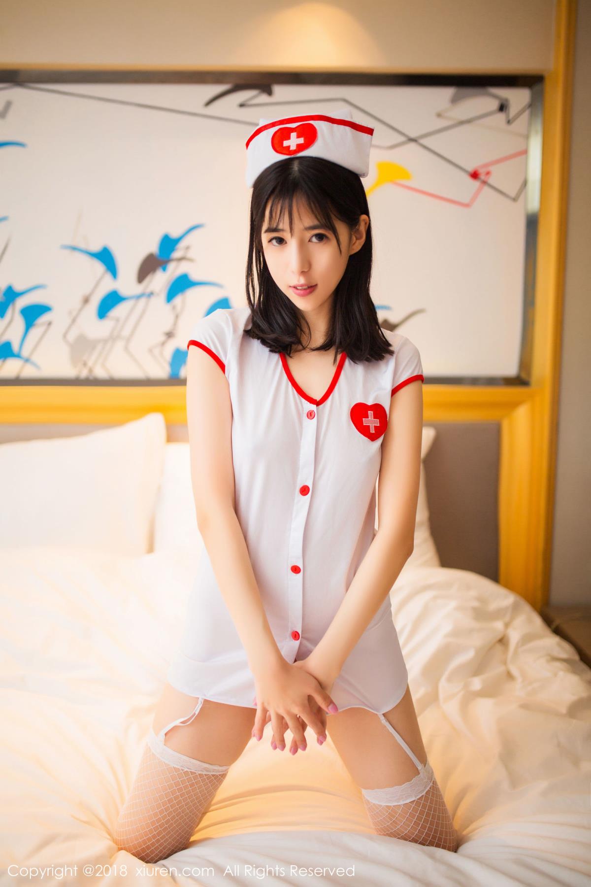 秀人网美女模特Ellie艾栗栗护士装制服粉色内衣诱惑写真