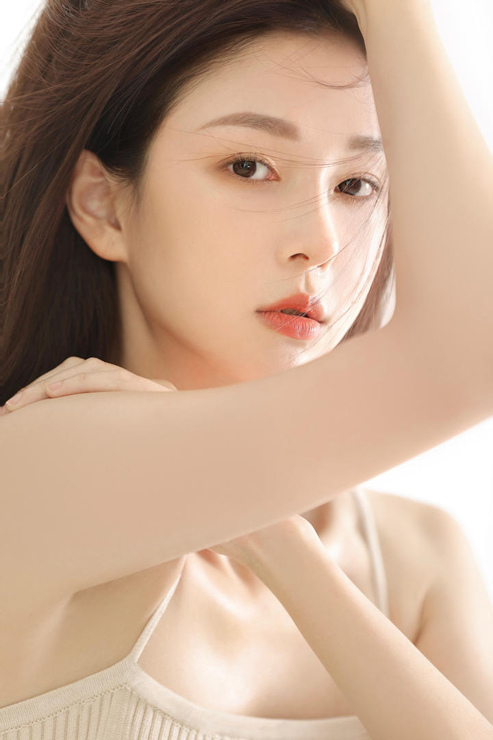 极品白嫩清纯软萌妹子写真图片