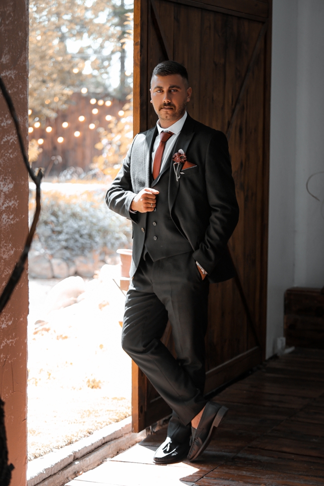 欧美西装新郎帅哥写真图片