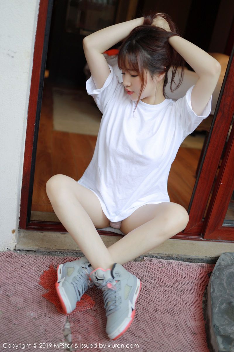 模范学院美女模特徐cake童颜巨乳雪白肌肤内衣诱惑写真