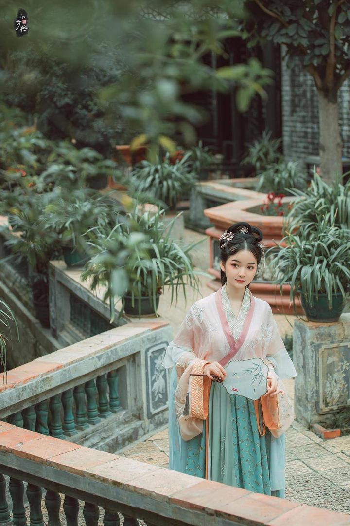 好看的唯美古装美女艺术写真图片