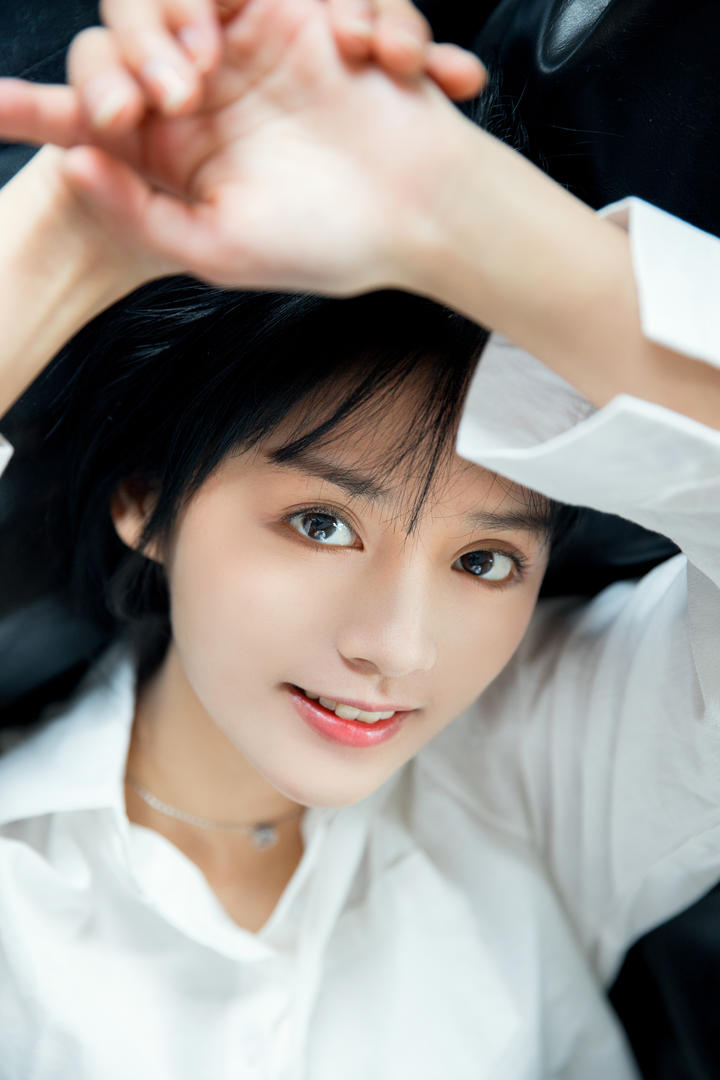 明眸皓齿的清纯美女好看的头像女生图片
