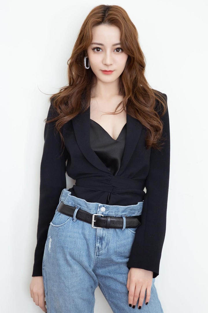 高清女星迪丽热巴写真图片