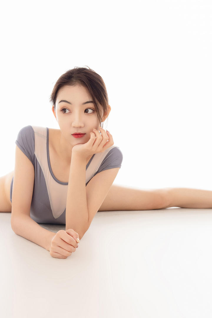 清纯舞蹈生美女GOGO人体艺术写真