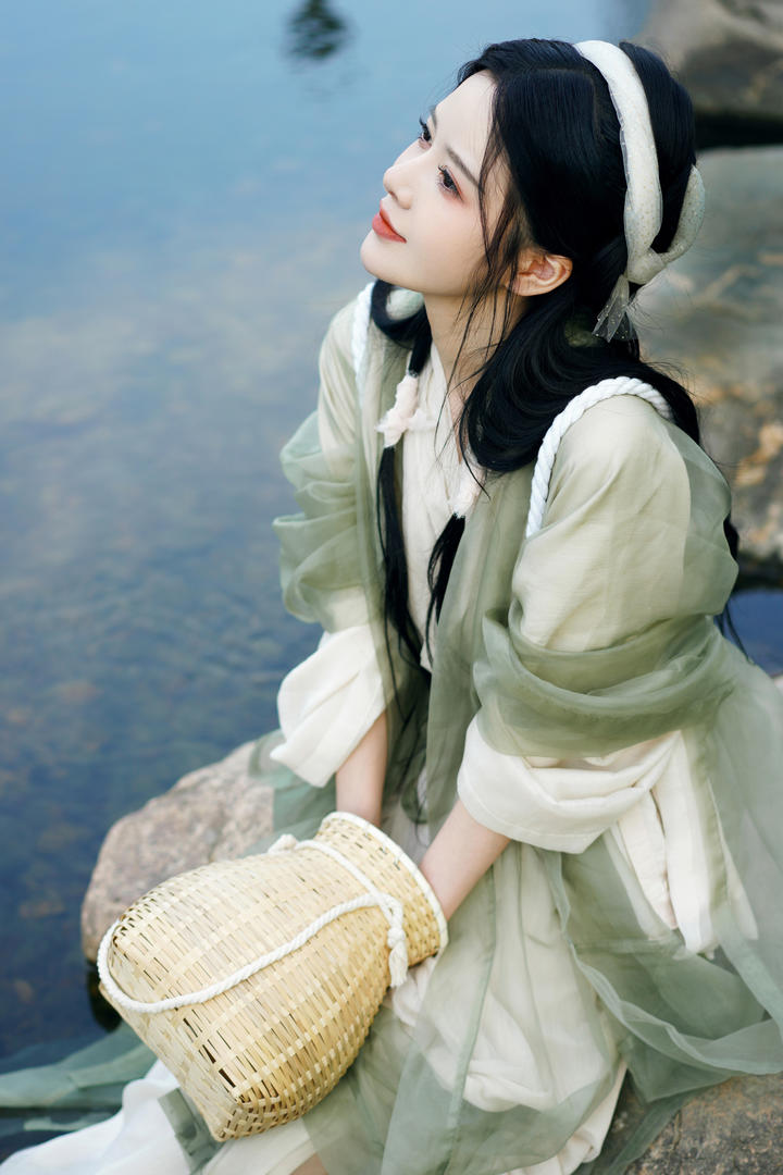 中国清纯古装汉服美女渔家女艺术摄影图片