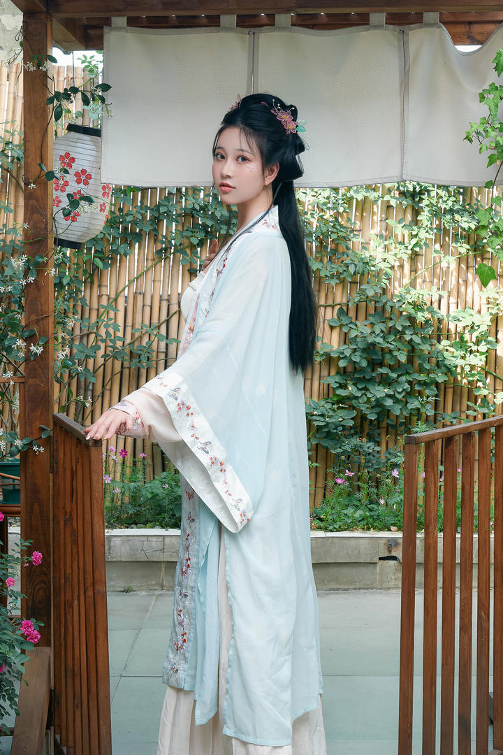 简单朴素的古装美女唯美艺术照大全