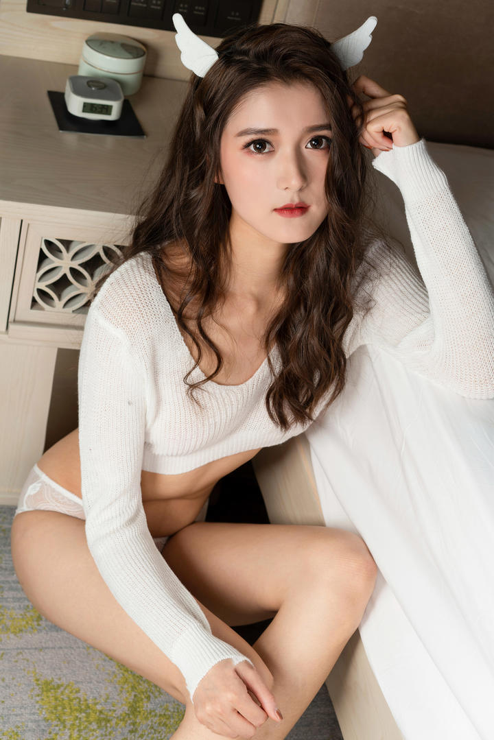 漂亮的网红脸美女汐汐高清美女秀图片大全