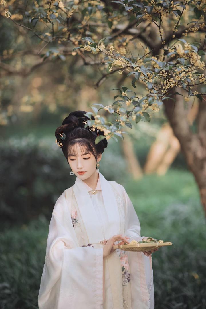 唯美汉服古装美女艺术写真图片