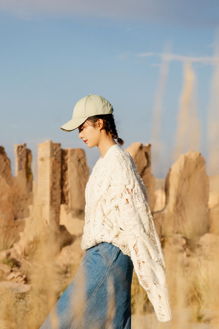 李沁最新旅拍照唯美写真图片