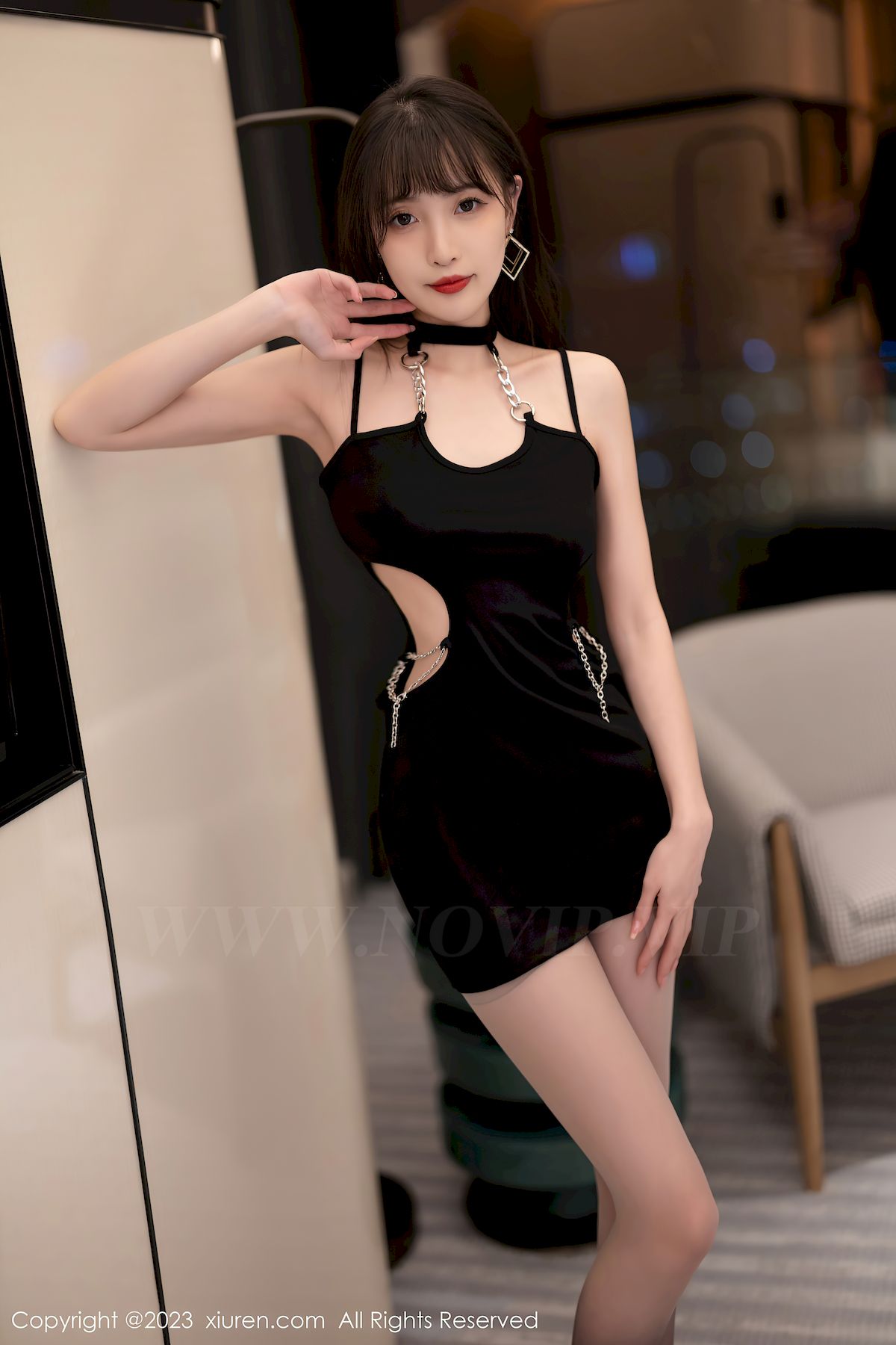 秀人网美女模特林星阑黑色连身短裙渐变色灰丝海南旅拍