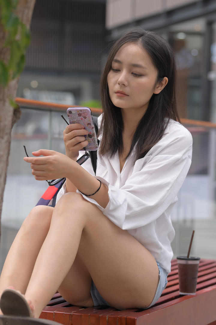 国产街拍偷拍热裤美女流出