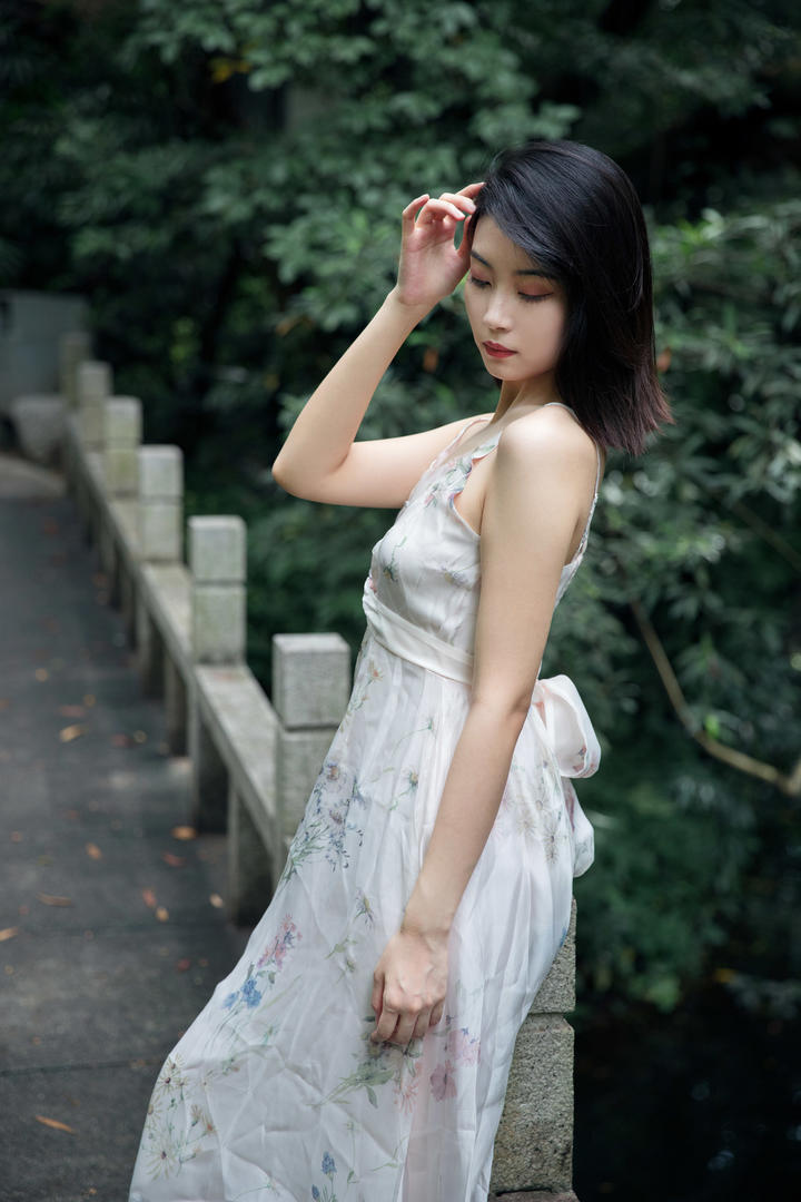 精致养眼短发清纯女孩小清新美女壁纸图片