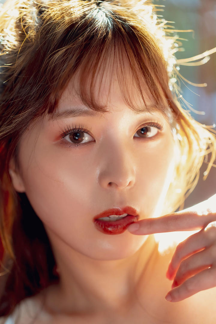 红唇美女热舞图片