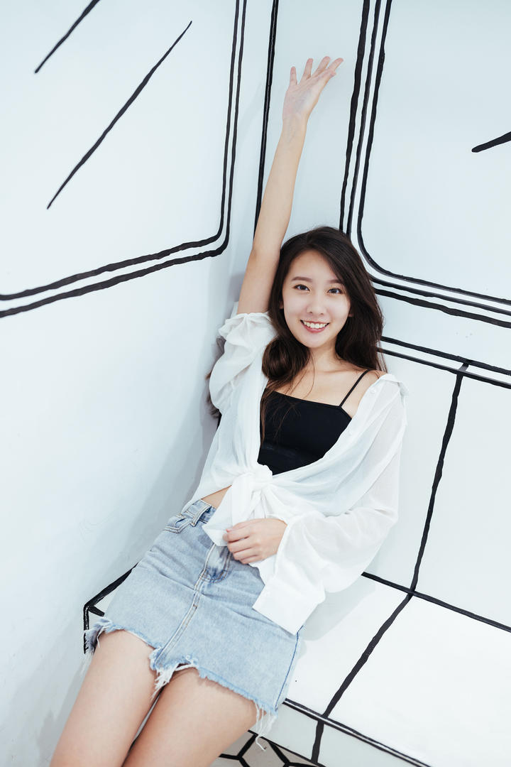 国产精品素颜系列超短牛仔裙美女写真图片