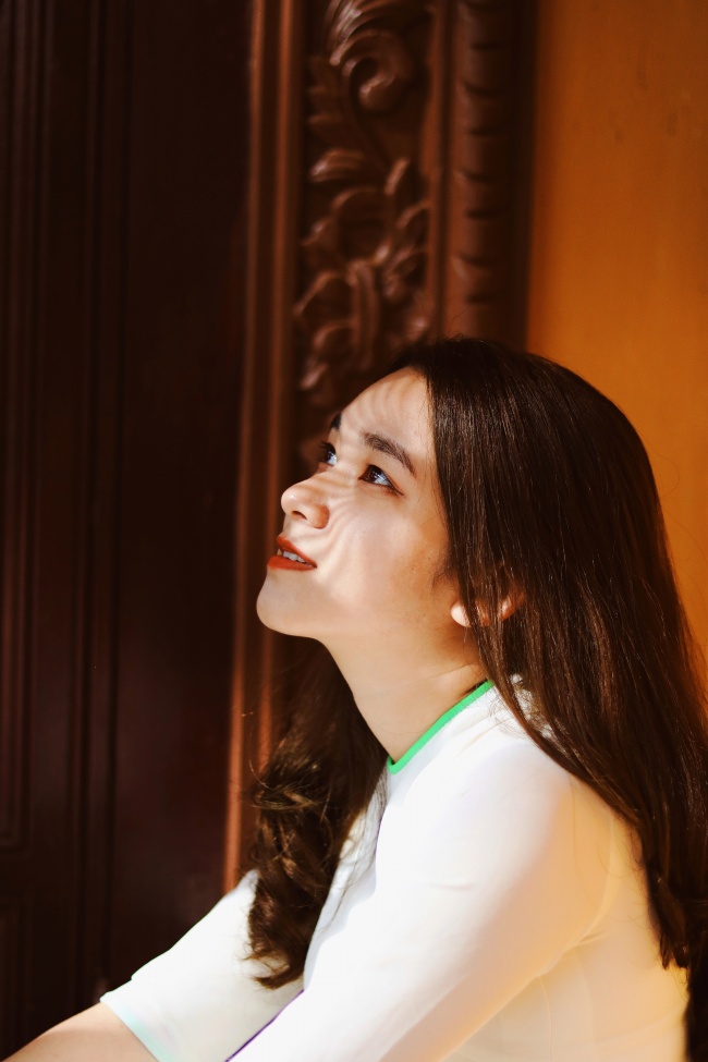 亚洲气质侧颜女生图片