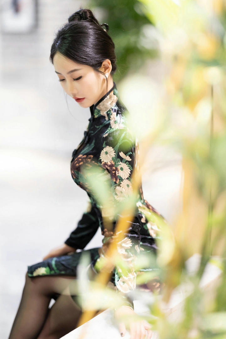 中国高清旗袍美女模特人体艺术写真图片