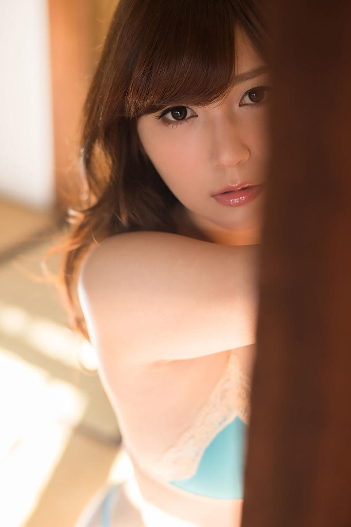 日本性感白嫩成熟美女图片