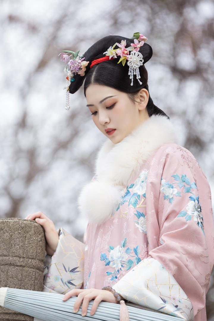 清宫旗袍美女高清古装艺术照写真图片