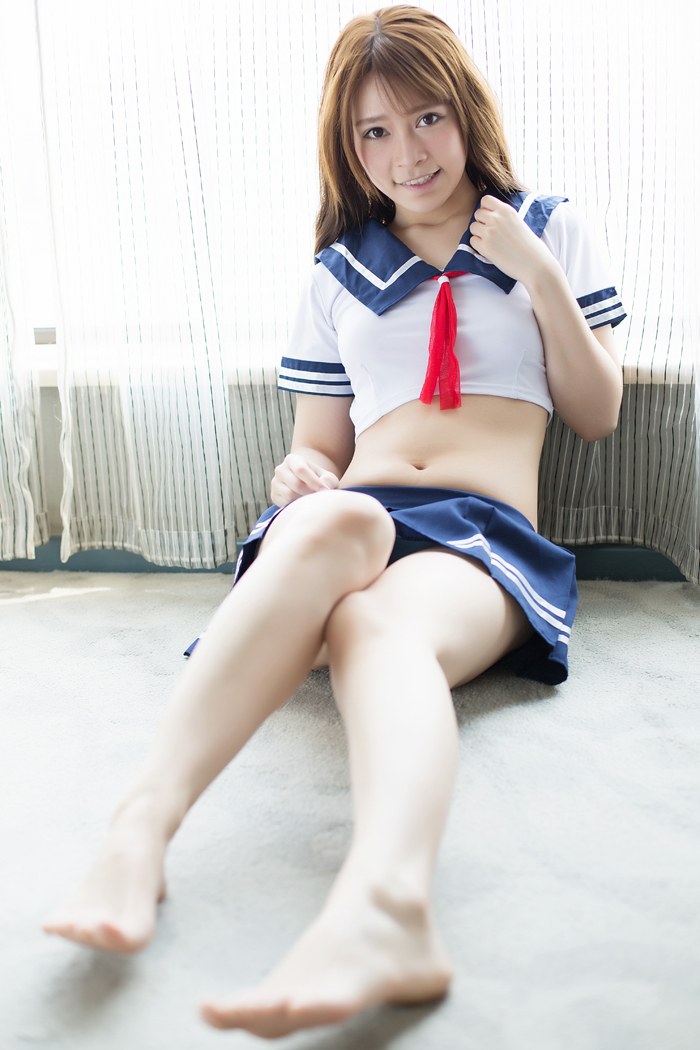 秀人网清纯美女Carol酱身穿校服制服诱惑大尺度私房写真