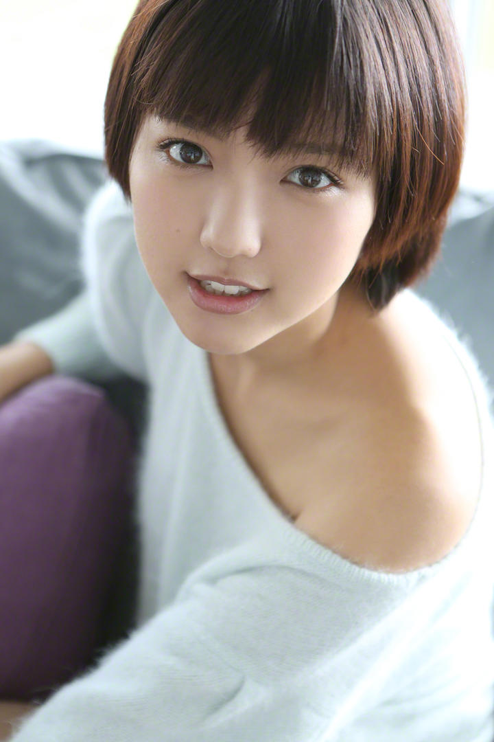 高清唯美日本可爱短发女生写真图片