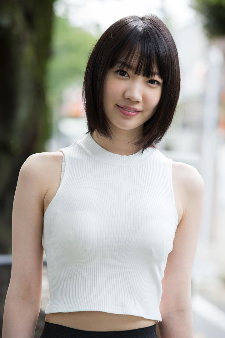 甜美日本短发美女写真