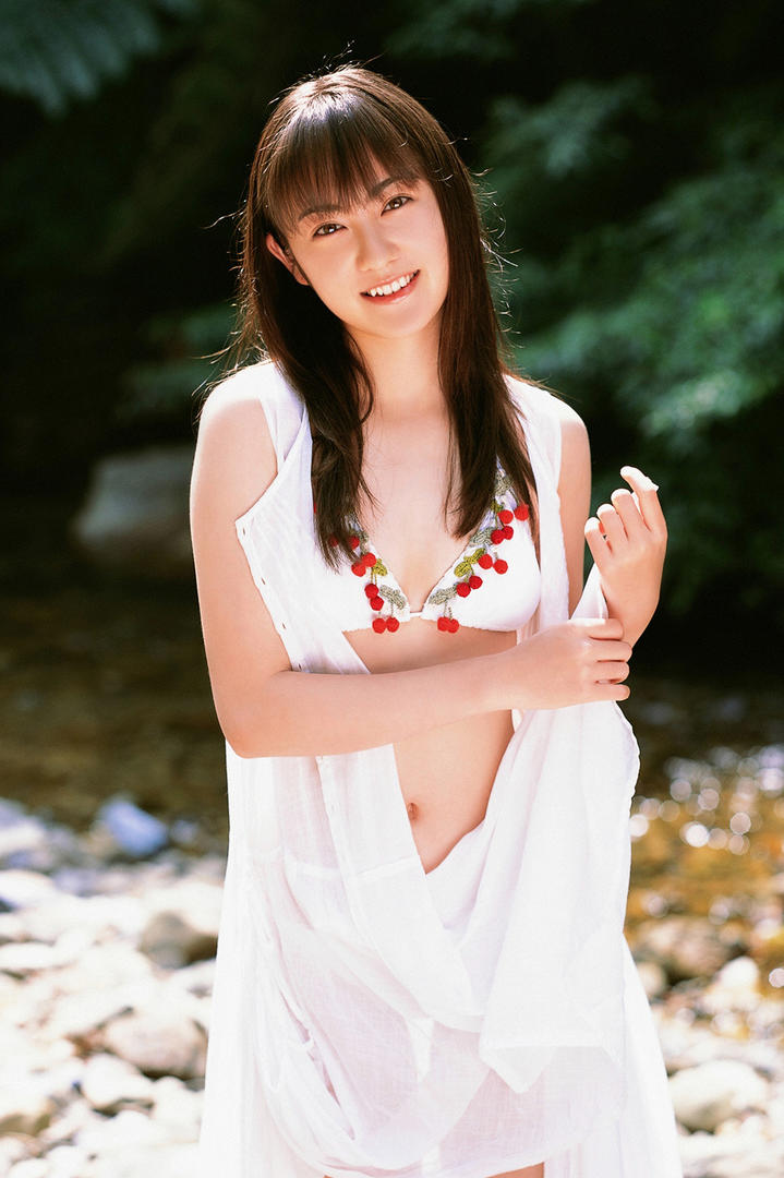 日本比基尼美女野外摄影写真图片