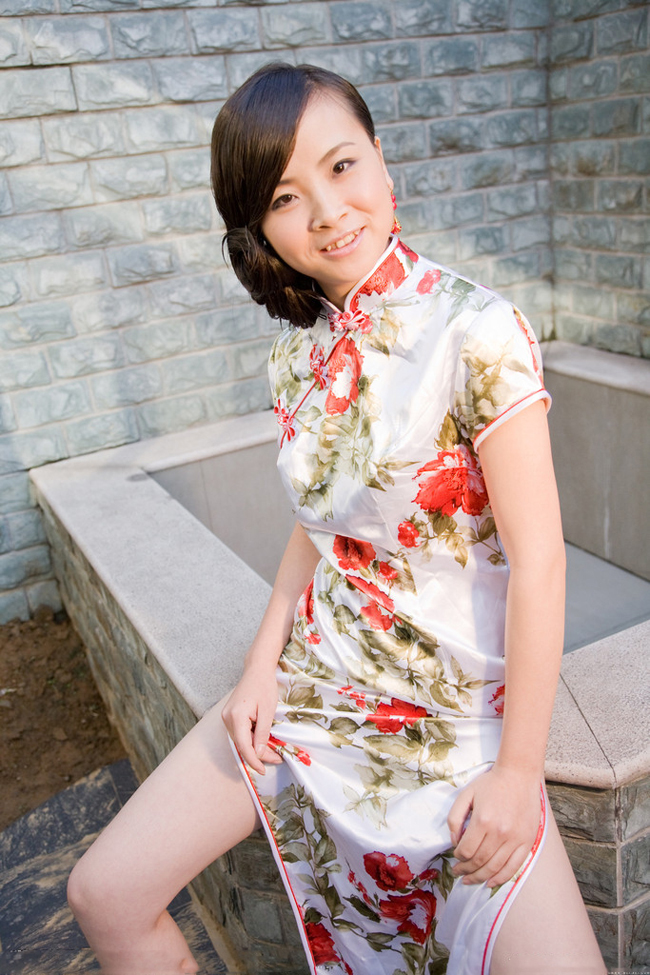 性感旗袍美女热辣身材