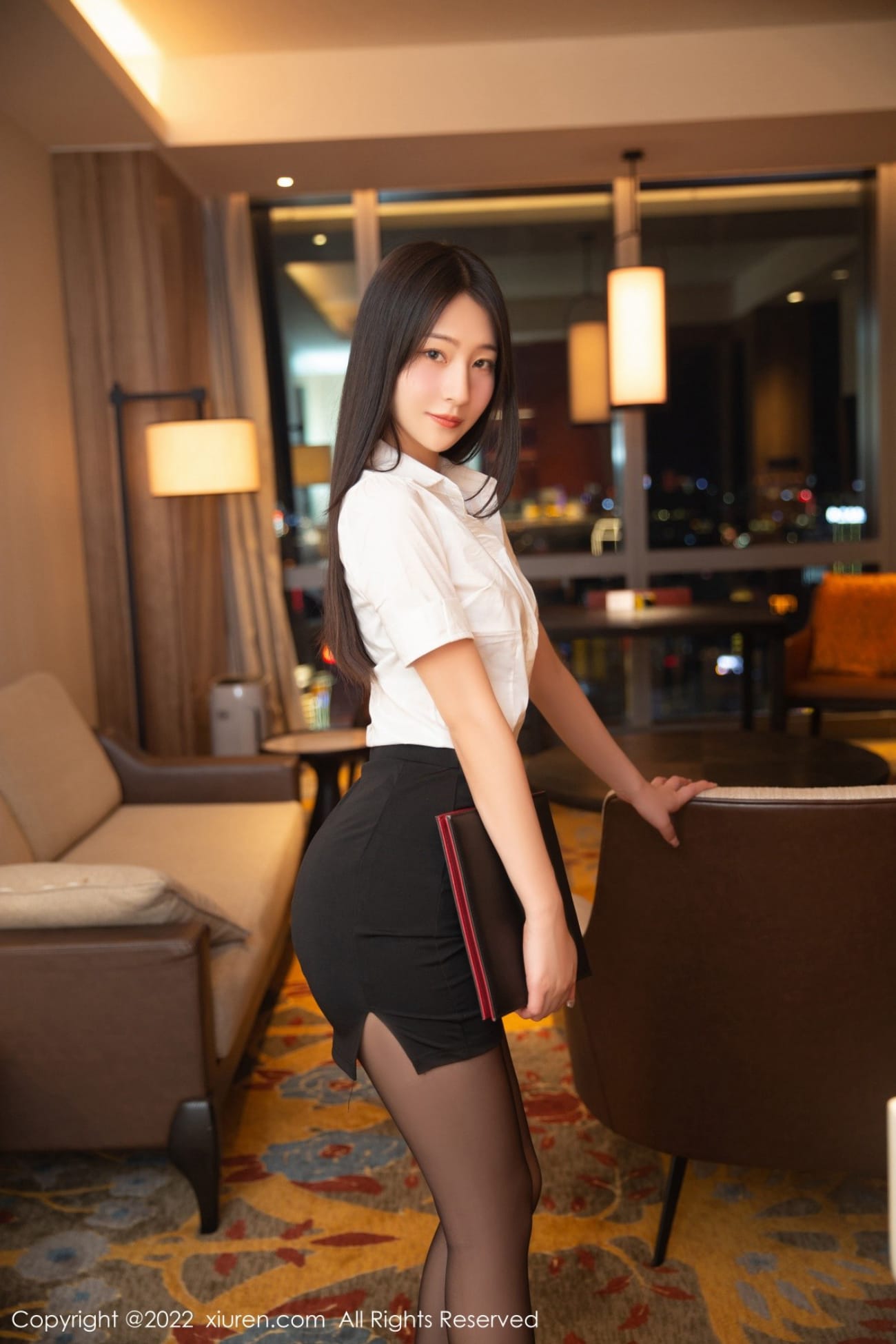 秀人网美女模特熊小诺白衬衫豹纹黑丝家庭教师角色写真