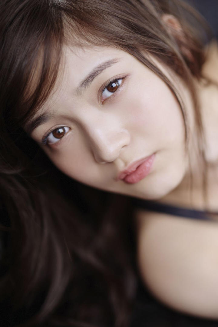 日本比基尼美女艺术照图片