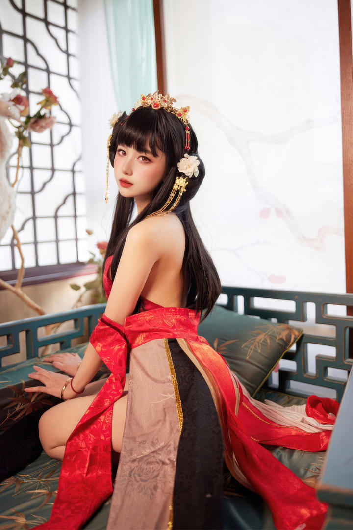 国产天生尤物古装汉服美女性感人体艺术照图片