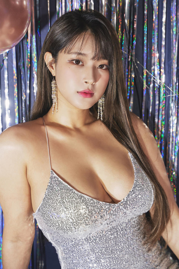 韩国大胸美女模特图片