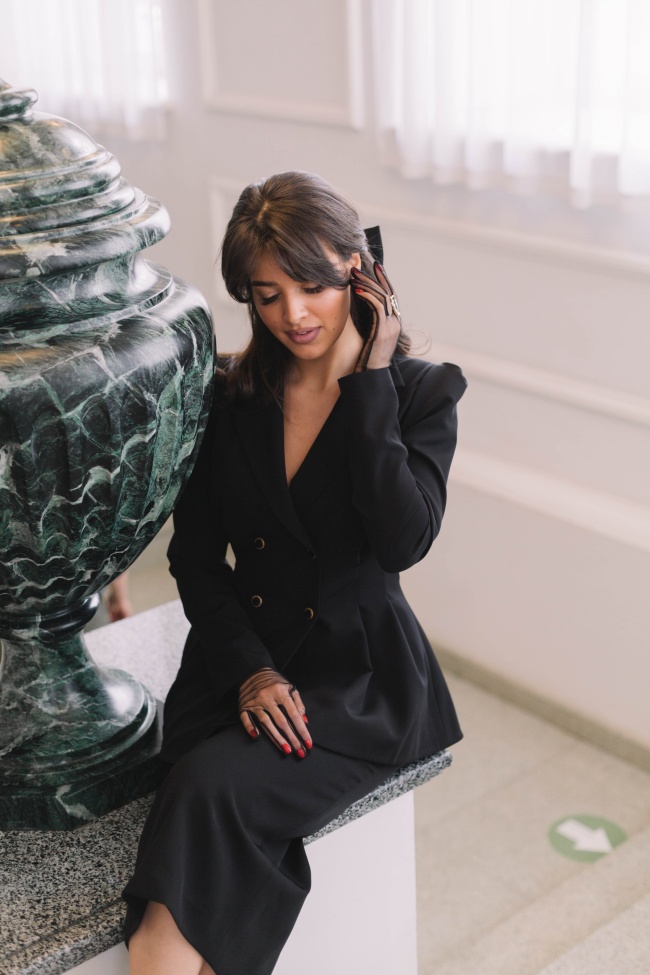 性感妩媚娇羞美女写真图片