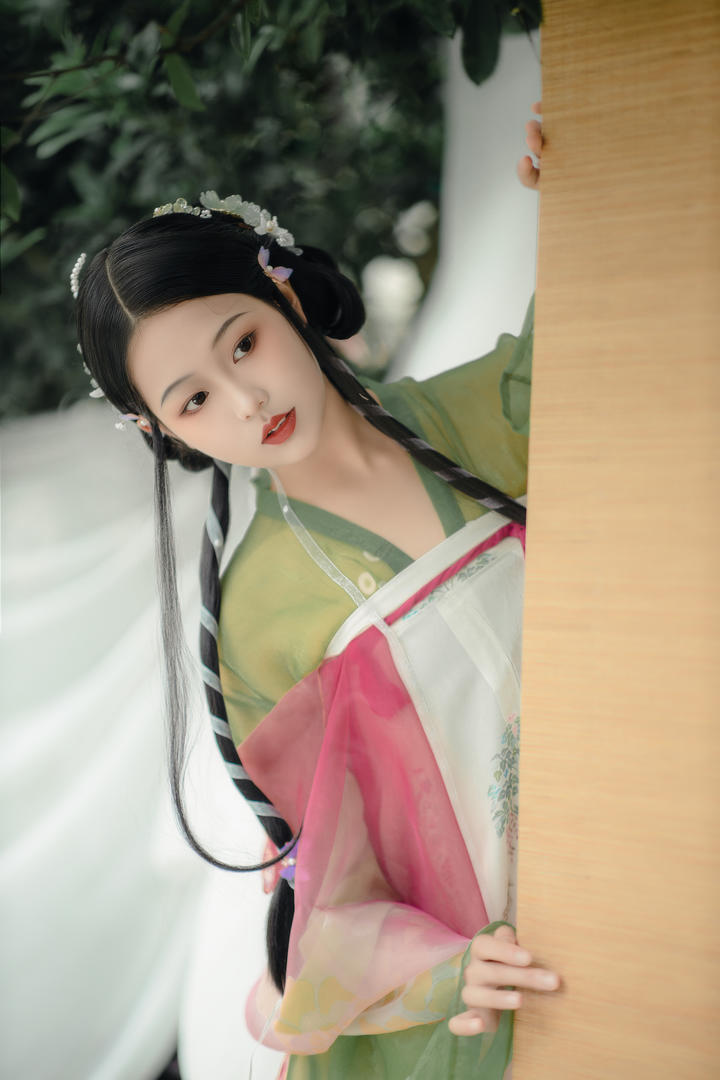 中国漂亮古风汉服美女唯美写真图片